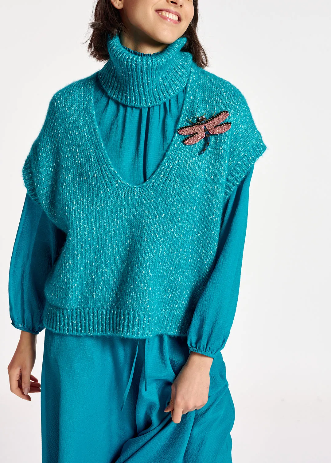 Blue mélange sleeveless sweater with separate collar